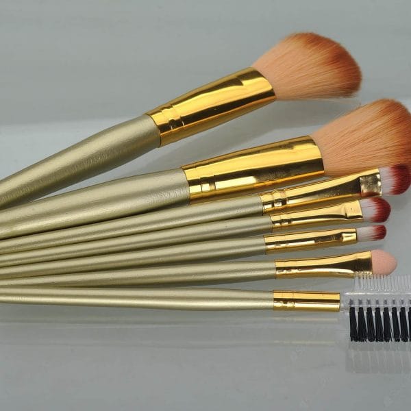 7 Pcs Artificial Fiber Wood Handle Brush Set