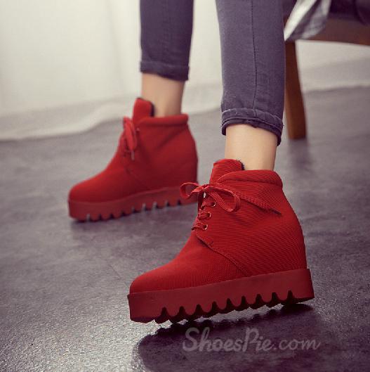 Good-looking Flock-lined In-elevator Lace-up Sneaker